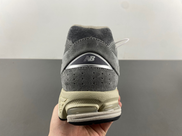 New Balance 2002R