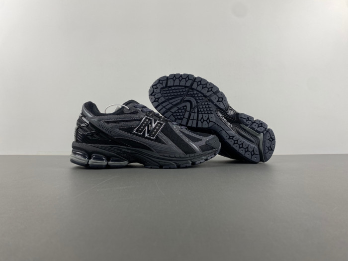 New Balance 1906R