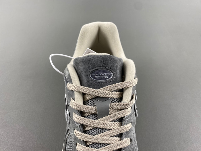 New Balance 2002R