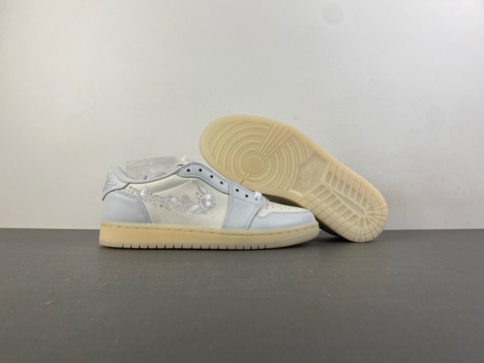 Air Jordan 1 Retro Low OG 