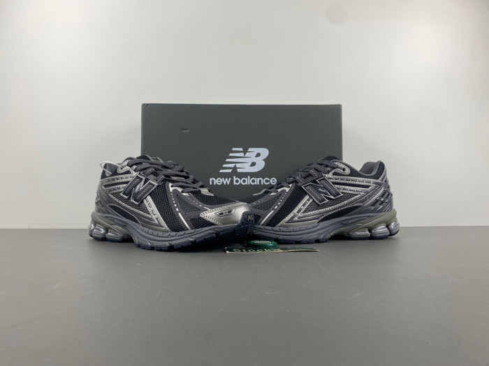 NEW BALANCE 1906R