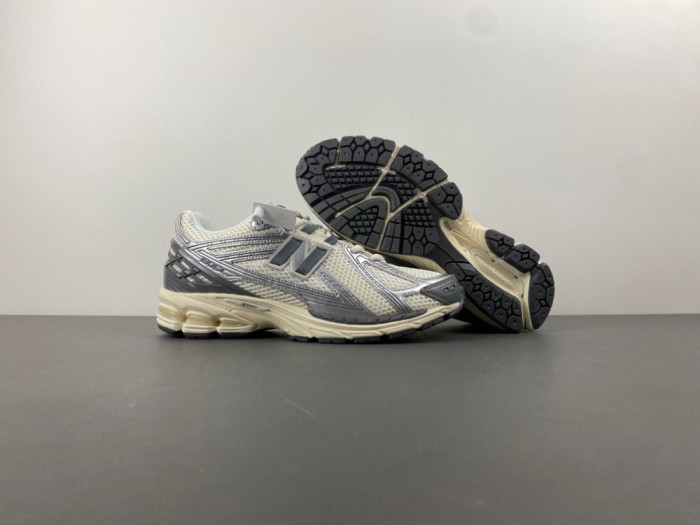 New Balance 1906R