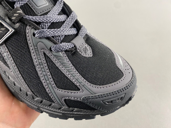 New Balance 1906R