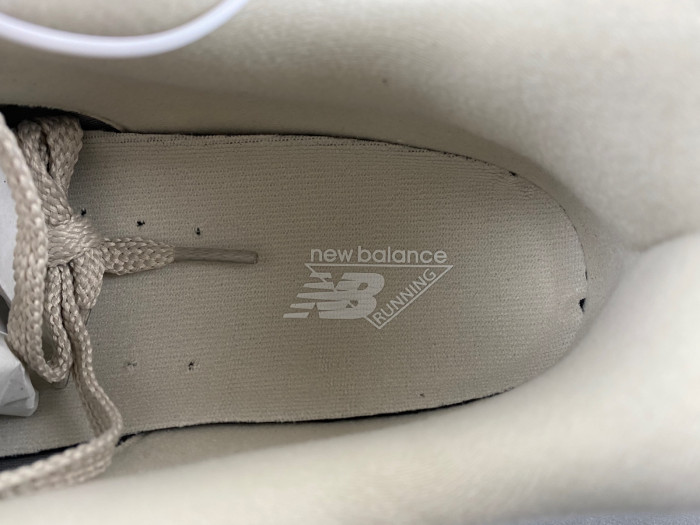 New Balance 2002R