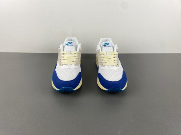 NIKE Air Max 1