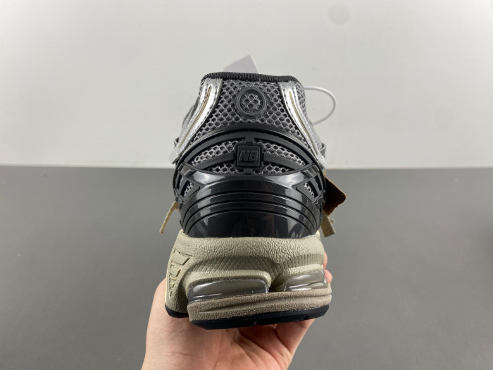 New Balance 1906A