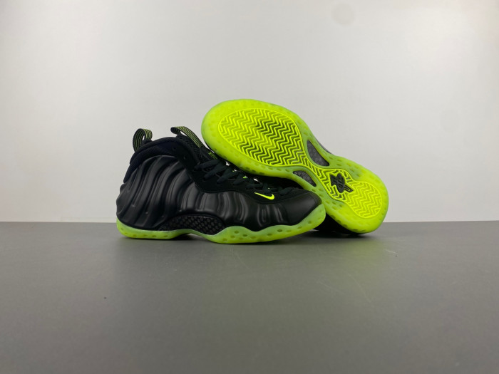 NIKE Air Foamposite One