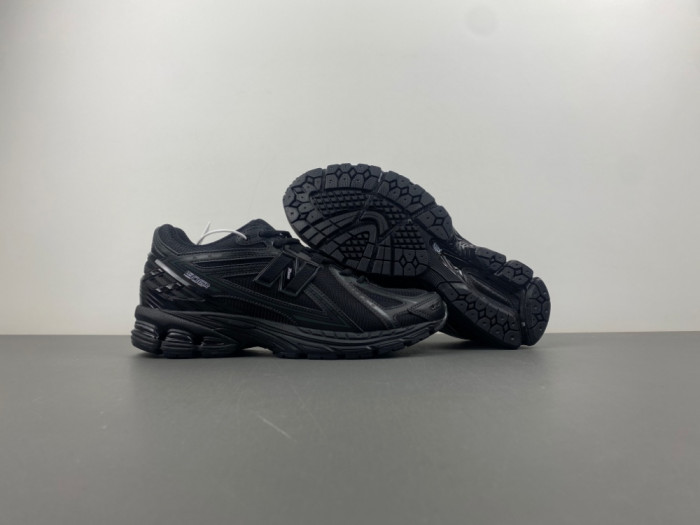 New Balance 1906R