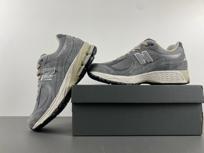New Balance 2002R