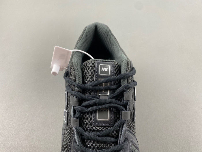 New Balance 1906R
