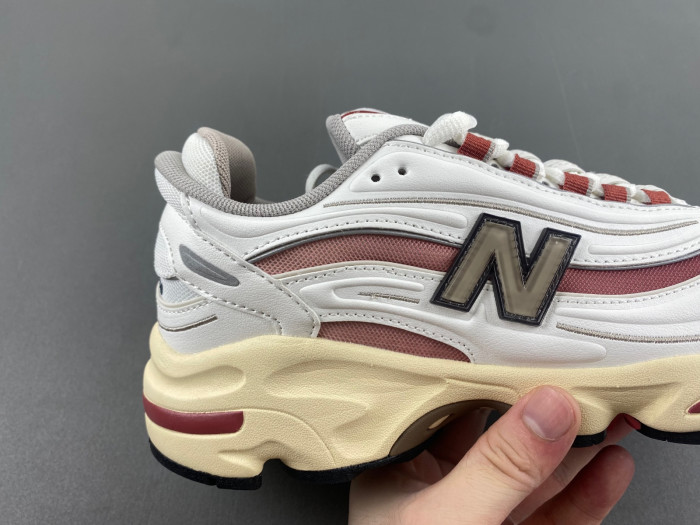 NEW BALANCE 1000