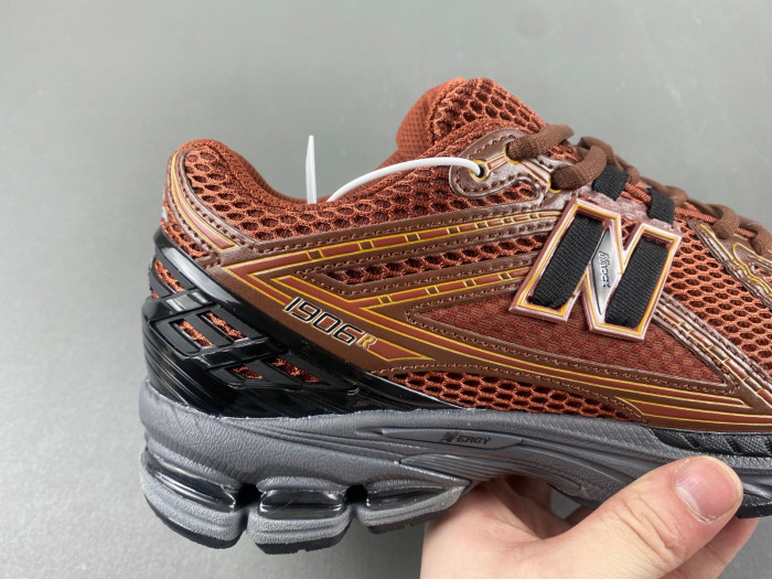 New Balance 1906R