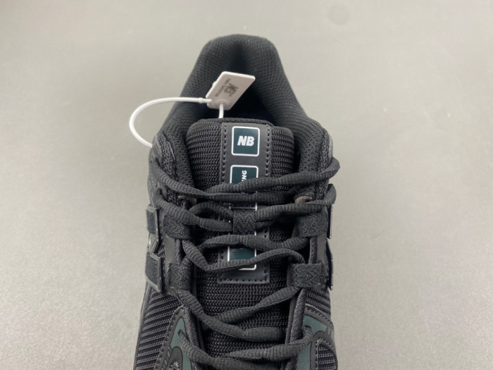 New Balance 1906R