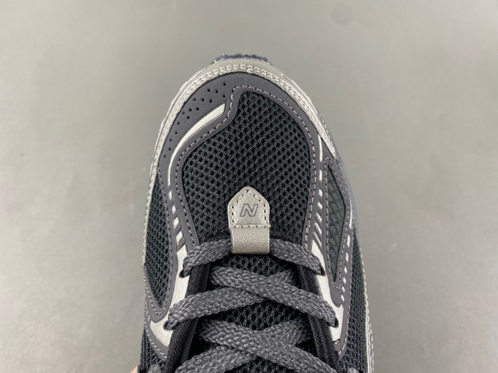 NEW BALANCE 1906R