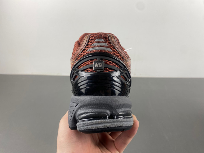 New Balance 1906R