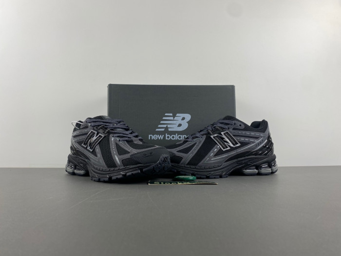 New Balance 1906R