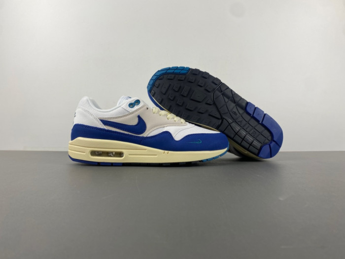 NIKE Air Max 1