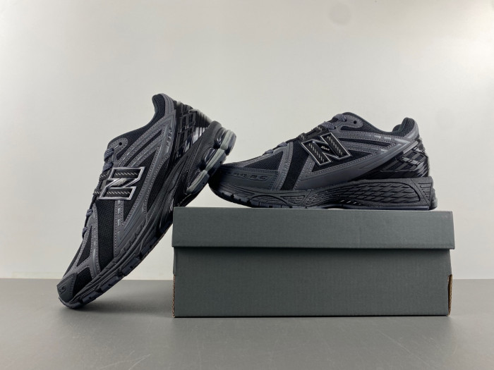 New Balance 1906R