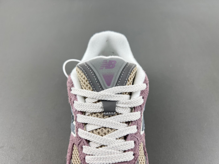New Balance 2002R