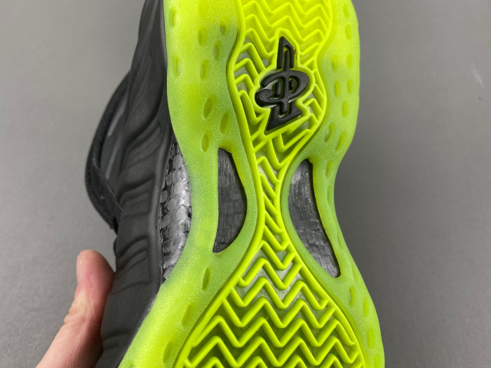 NIKE Air Foamposite One