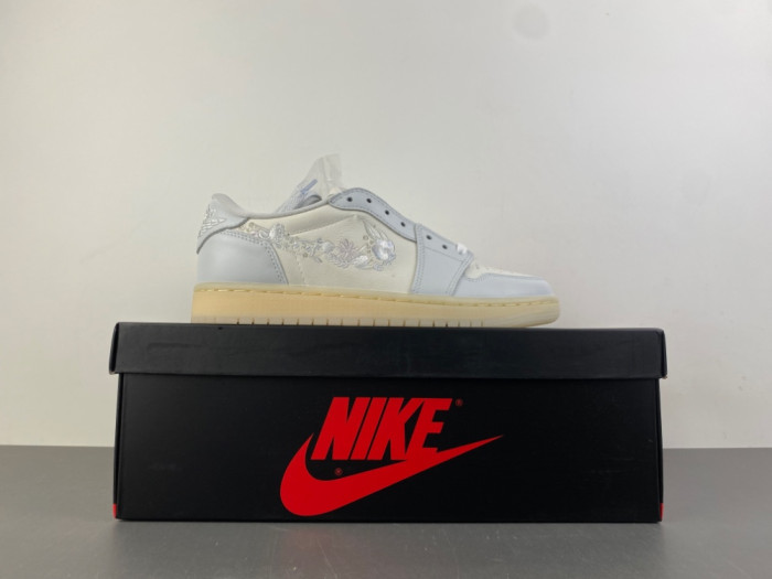 Air Jordan 1 Retro Low OG 