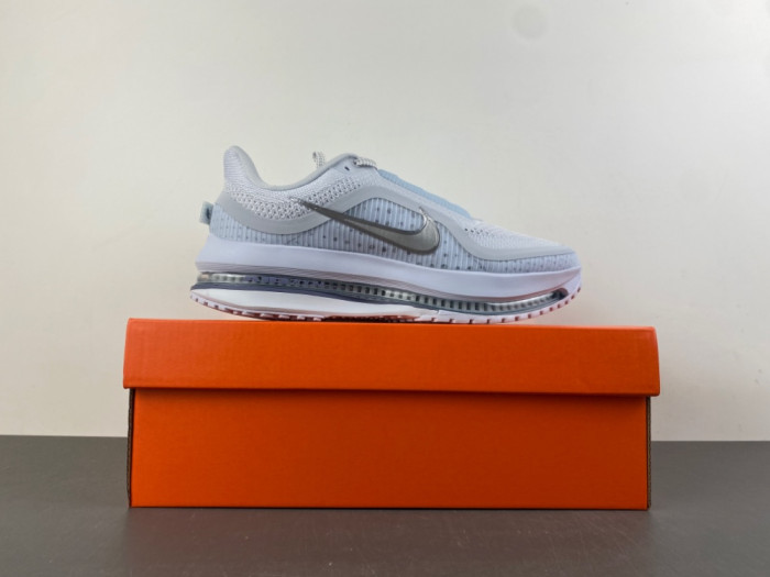 Nike Wmns Pegasus Premium 