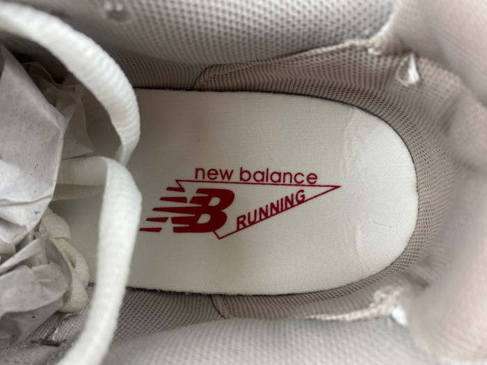 NEW BALANCE 1000