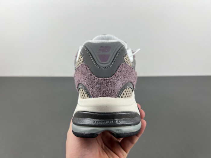 New Balance 2002R