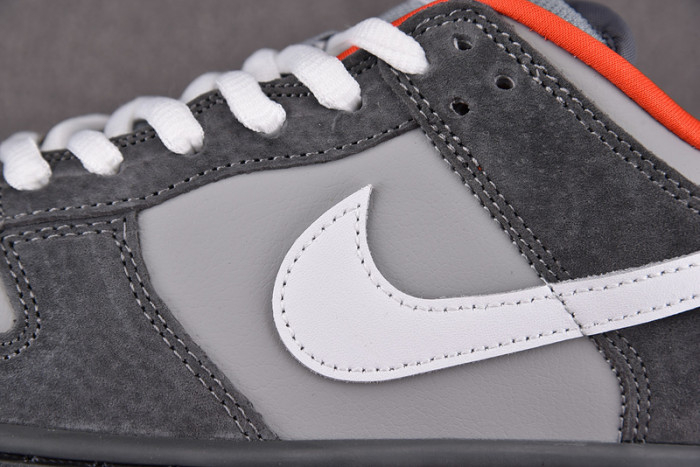 NIKE Jeff Staple Dunk Low Pro SB