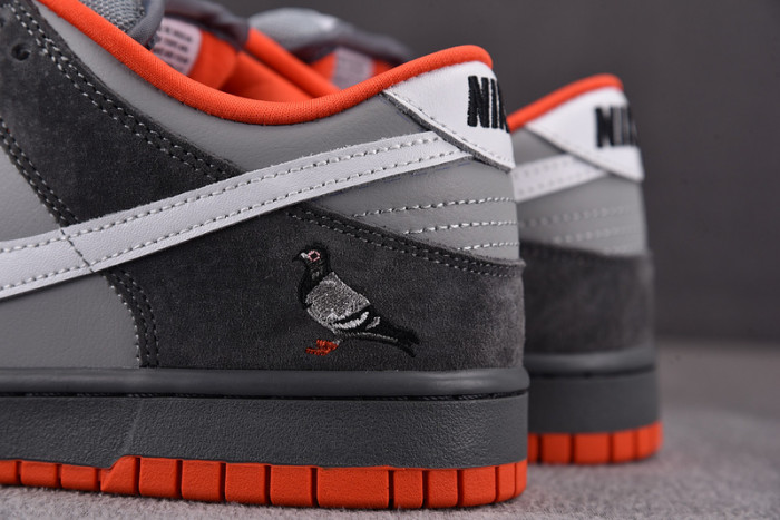 NIKE Jeff Staple Dunk Low Pro SB