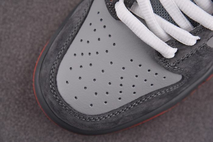 NIKE Jeff Staple Dunk Low Pro SB