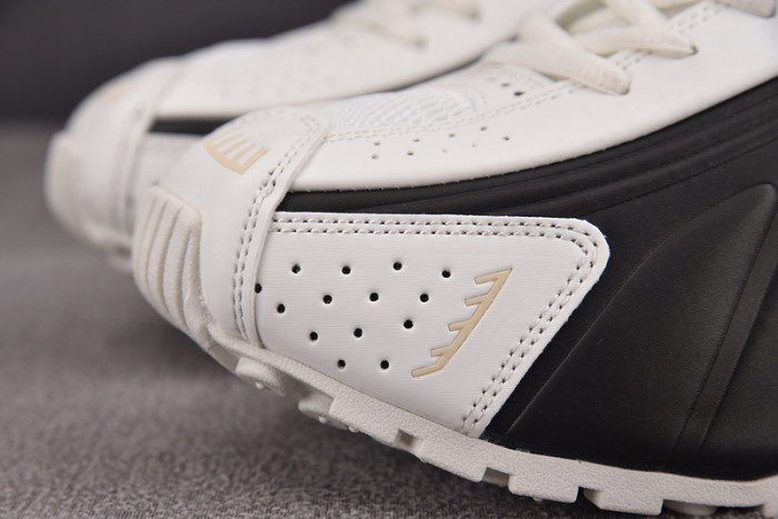 NIKE Shox R4
