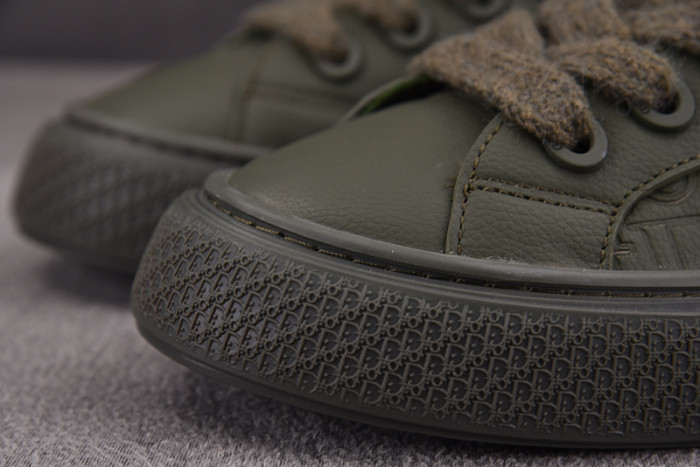 D10r b33 sneakers b330028