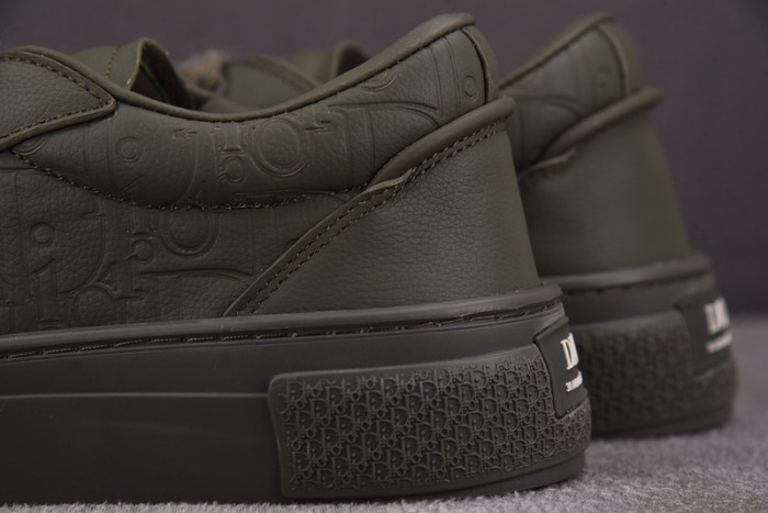 D10r b33 sneakers b330028