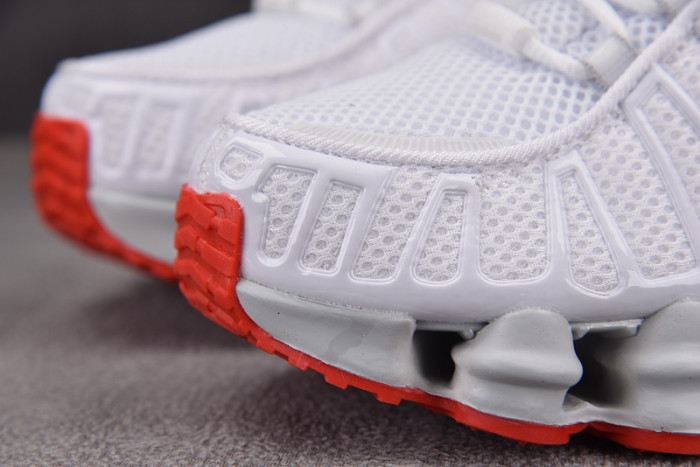 NIKE Wmns Shox TL