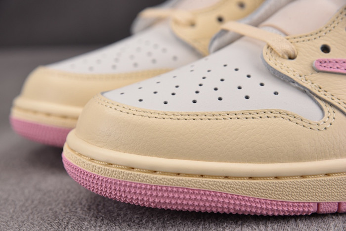 Travis Scott x Air Jordan 1 Low OG 