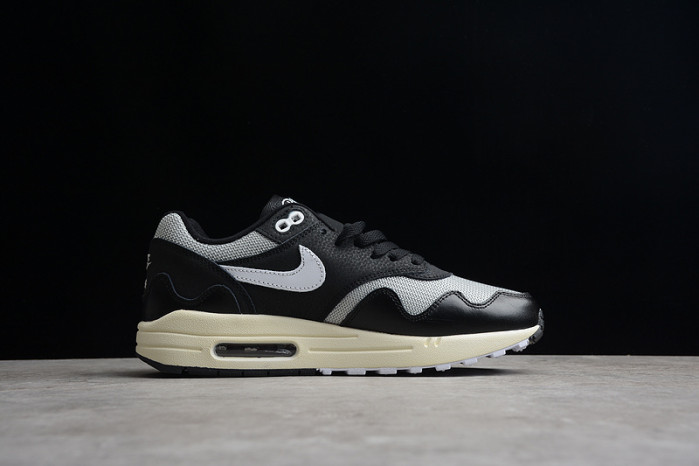 NIKE PATTA X AIR MAX 1