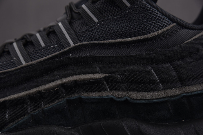 Comme des Garçons x Air Max 95 