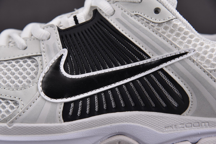 Nike Air Zoom Vomero 5
