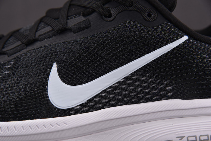 Nike Air Zoom Vomero 18