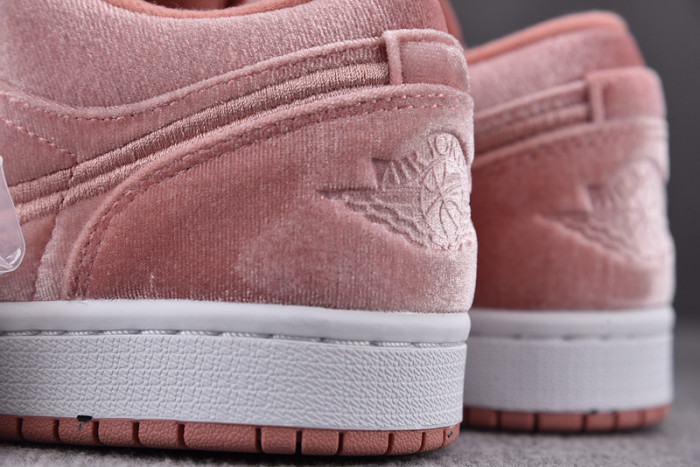 WMNS AIR JORDAN 1 LOW SE