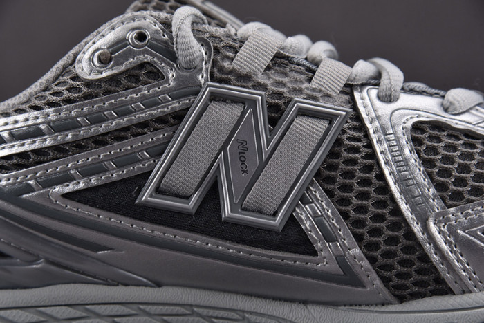 NEW BALANCE 1906R
