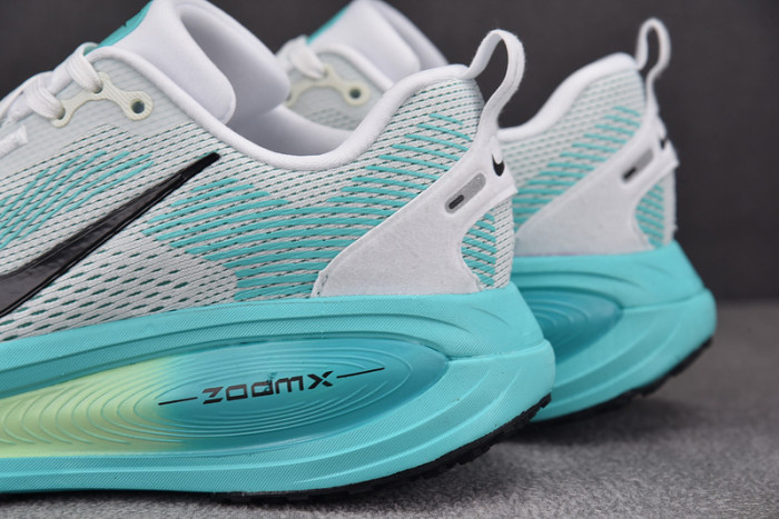 Nike Air Zoom Vomero 18