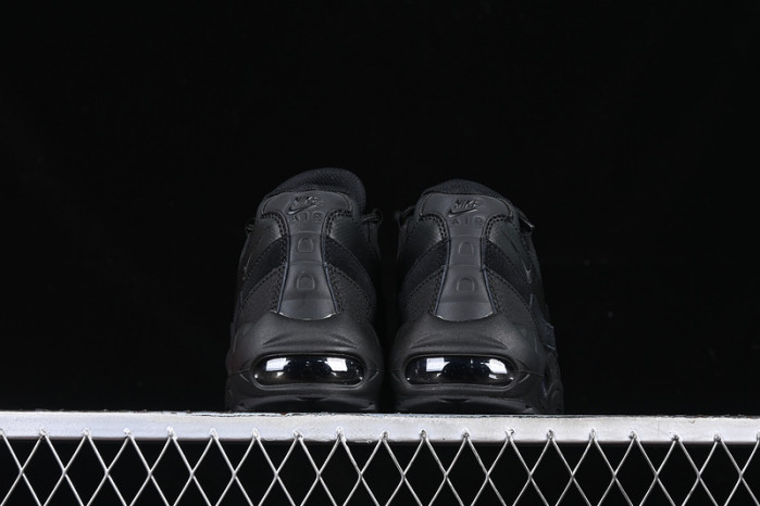 NIKE Air Max 95 Essential