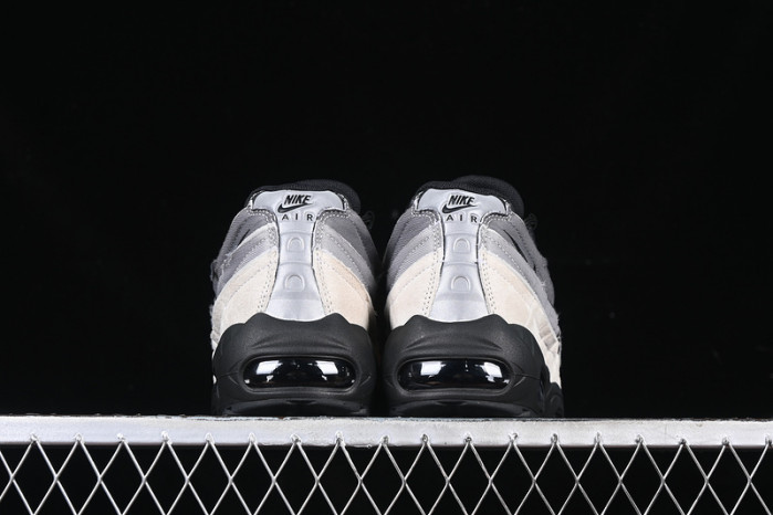 Comme des Garçons x NIKE Air Max 95 