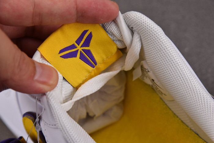 Kobe Bryant x Nike Air Force 1 Low FZ1151-100