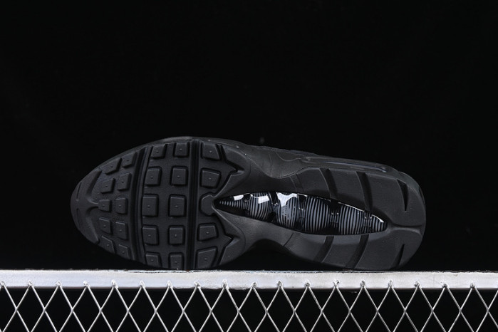 NIKE Air Max 95 Essential