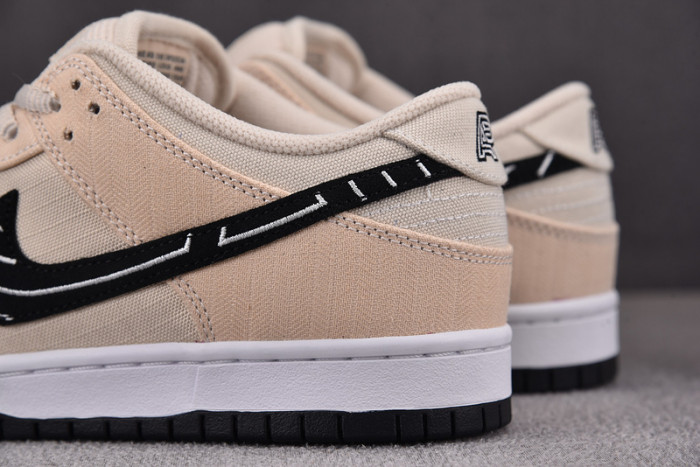 Albino & Preto x NIKE Dunk Low SB