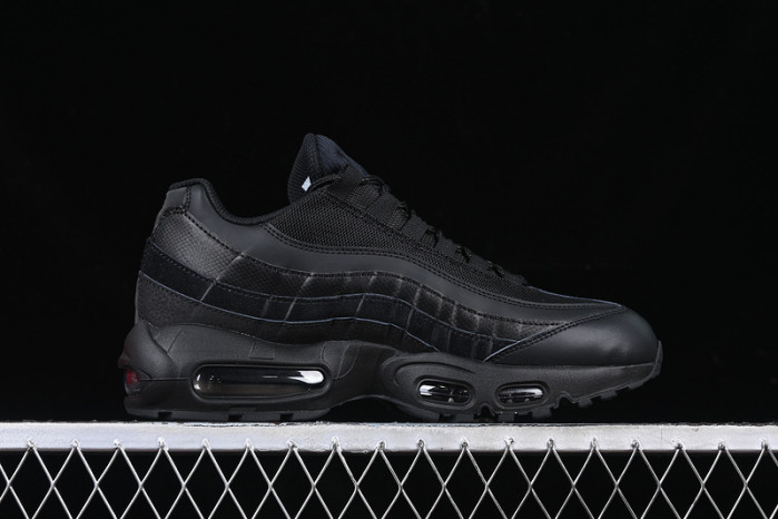 NIKE Air Max 95 Essential