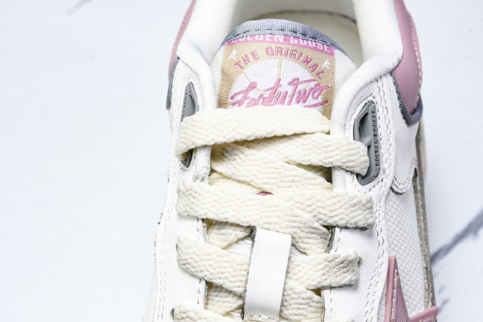 Golden Goose Seaker